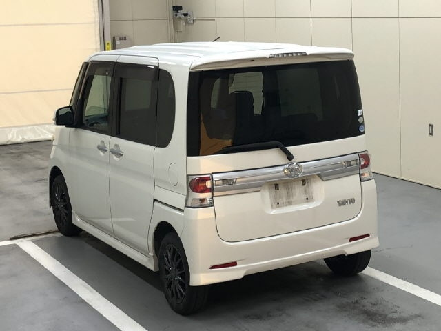DAIHATSU TANTO 2012