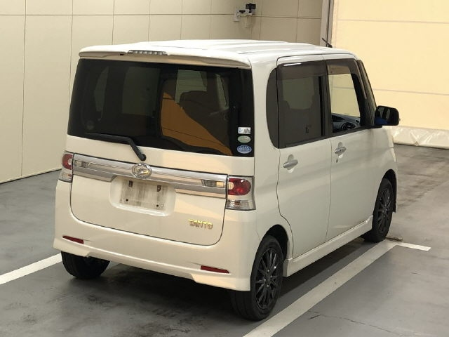 DAIHATSU TANTO 2012