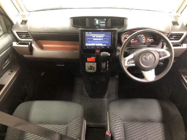 TOYOTA ROOMY 2018