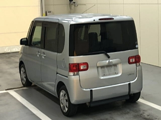 DAIHATSU TANTO 2010