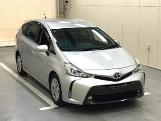 TOYOTA PRIUS ALPHA 2015