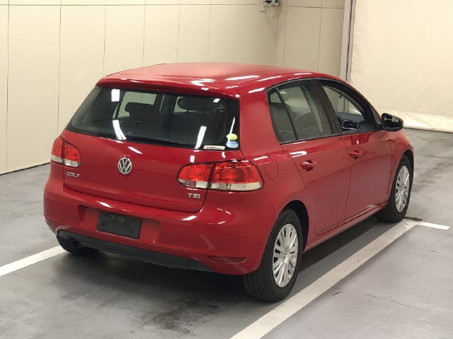VOLKSWAGEN GOLF 2010