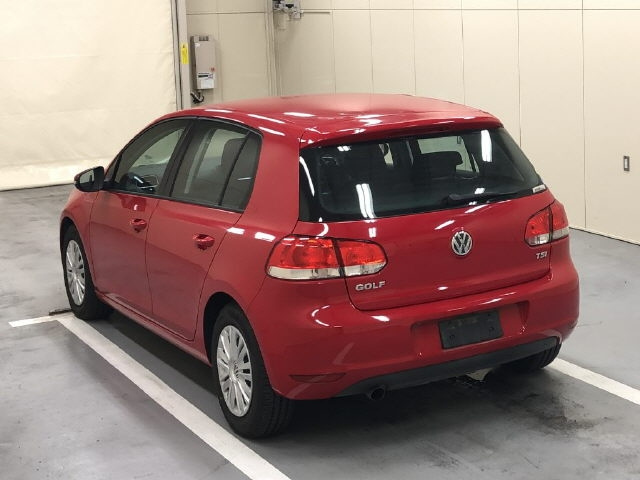 VOLKSWAGEN GOLF 2010