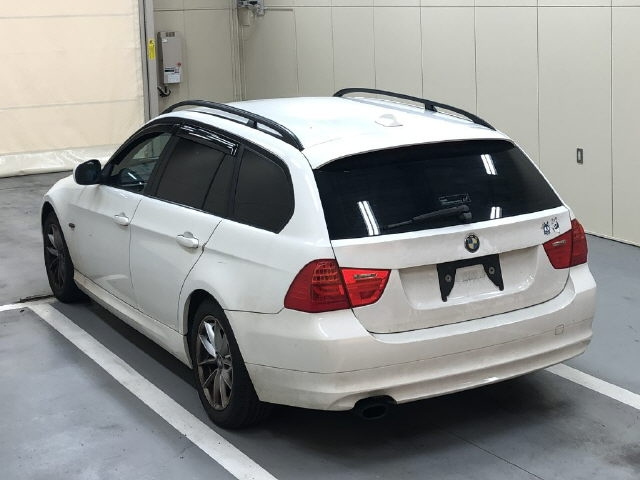 BMW 3 SERIES 2010
