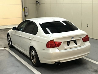 BMW 3 SERIES 2011