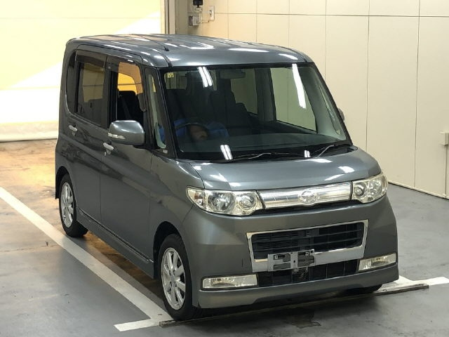 DAIHATSU TANTO 2008