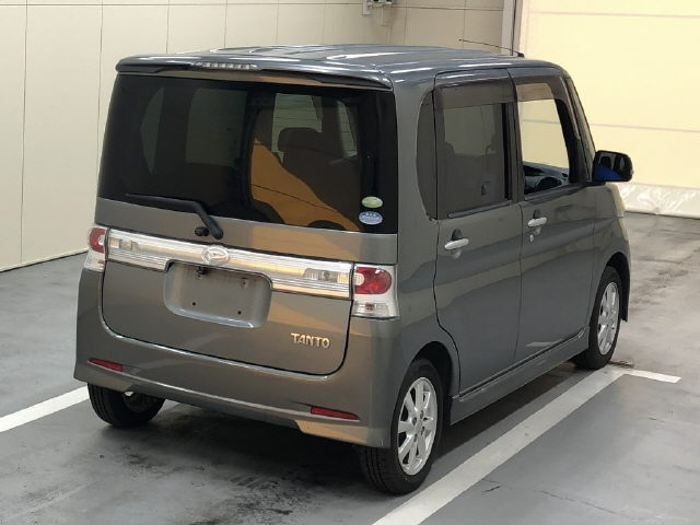 DAIHATSU TANTO 2008