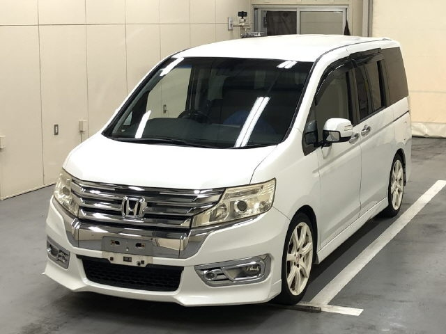HONDA STEP WAGON 2013