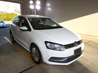 VOLKSWAGEN POLO 2015