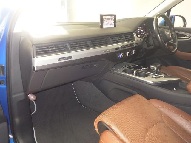 AUDI Q7 2017