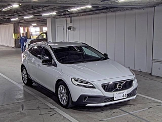 VOLVO V40 2017