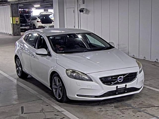 VOLVO V40 2013