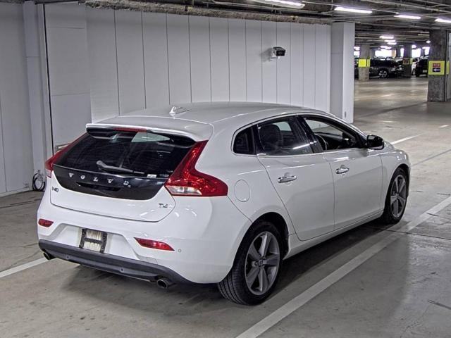 VOLVO V40 2013