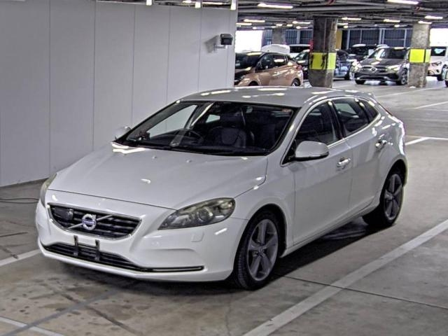 VOLVO V40 2013