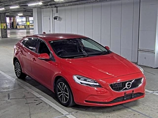 VOLVO V40 2018