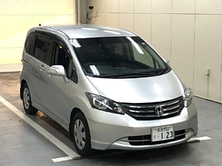 HONDA FREED 2011