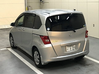 HONDA FREED 2011