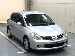 NISSAN TIIDA 2011