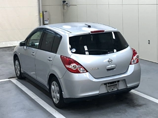 NISSAN TIIDA 2011