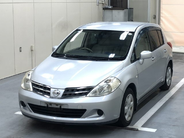 NISSAN TIIDA 2011