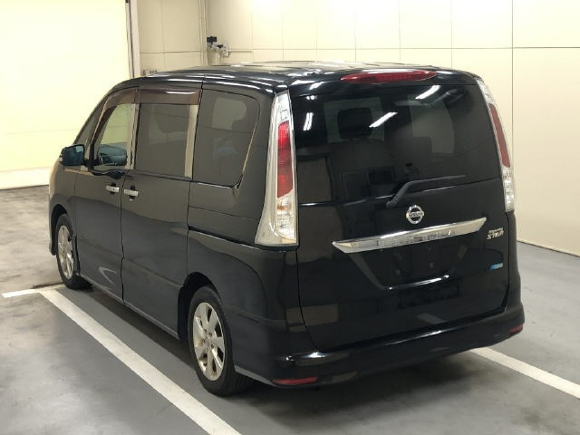 NISSAN SERENA 2011