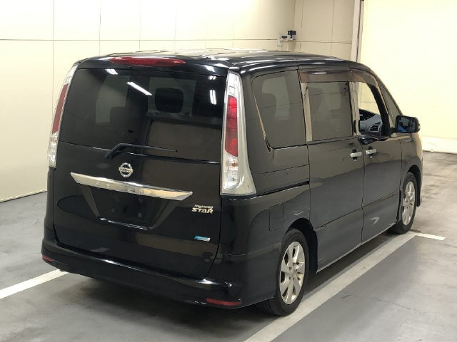 NISSAN SERENA 2011