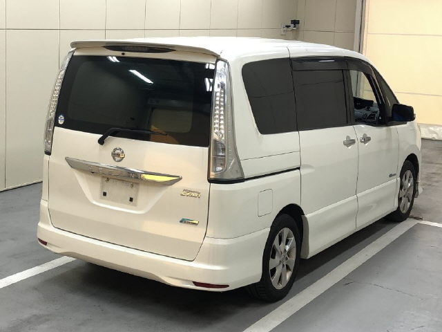 NISSAN SERENA 2013