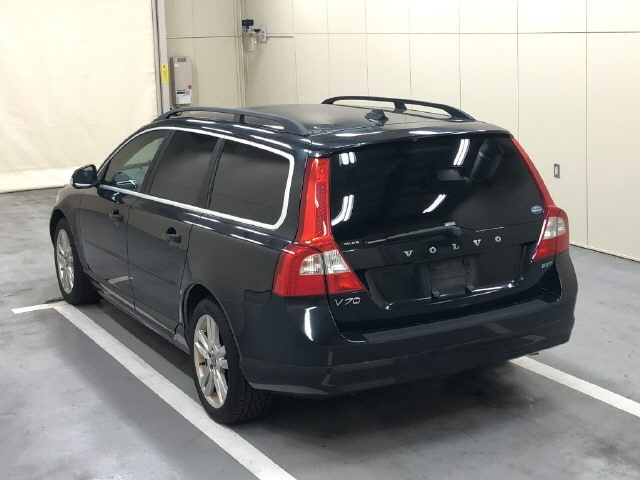 VOLVO V70 2010