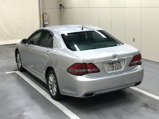 TOYOTA CROWN 2010