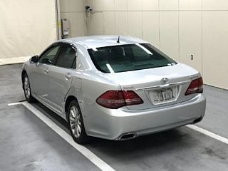 TOYOTA CROWN 2010