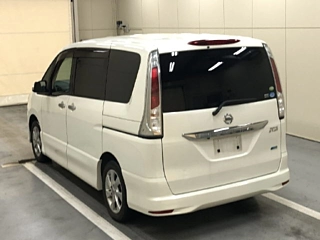 NISSAN SERENA 2011