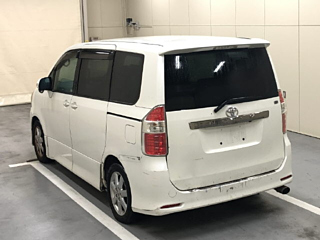TOYOTA NOAH 2009
