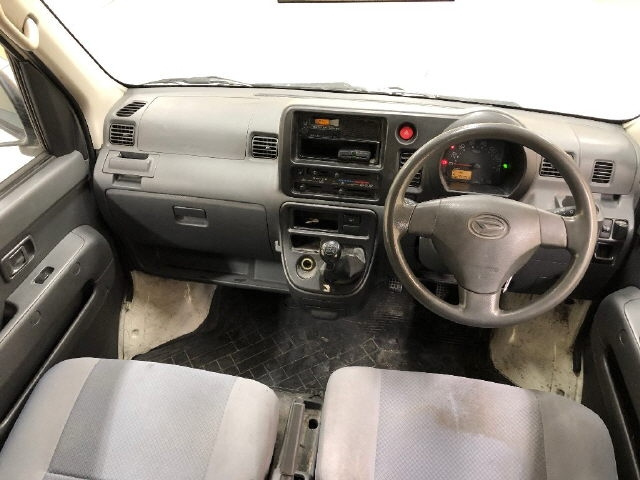 DAIHATSU HIJET VAN 2011