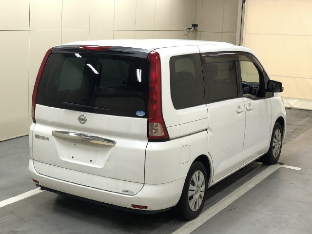 NISSAN SERENA 2010