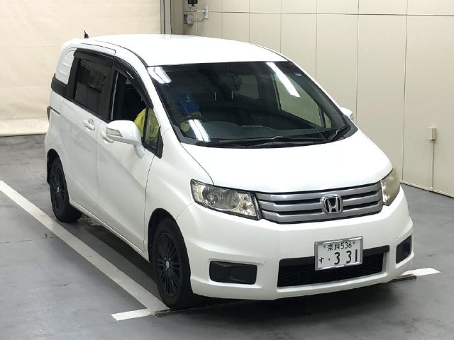 HONDA FREED 2013