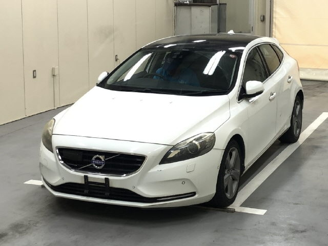 VOLVO V40 2013