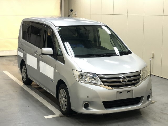 NISSAN SERENA 2013