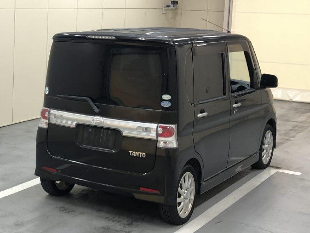 DAIHATSU TANTO 2008