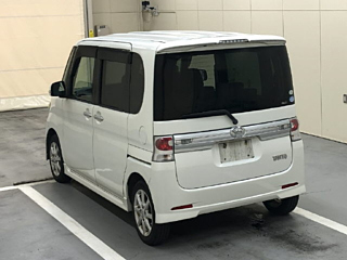 DAIHATSU TANTO 2011
