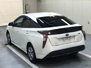 TOYOTA PRIUS 2016