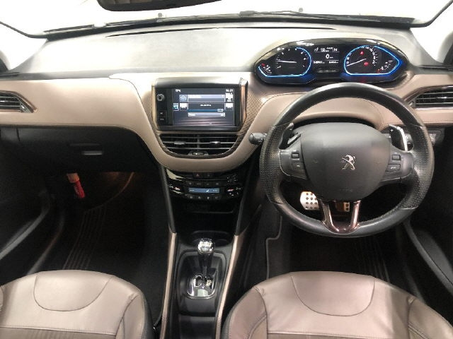 PEUGEOT 2008 2015