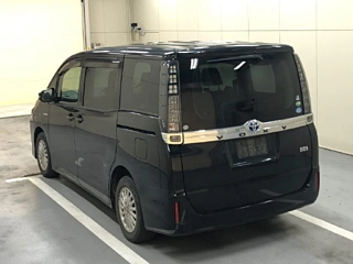 TOYOTA VOXY 2014