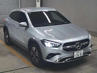 MERCEDES BENZ GLA CLASS 2024