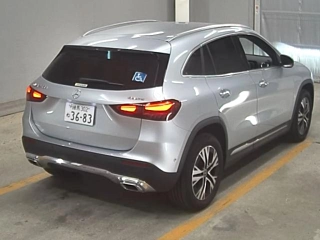 MERCEDES BENZ GLA CLASS 2024