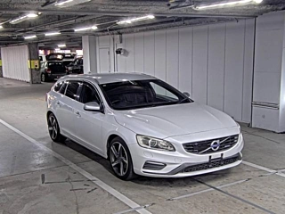 VOLVO V60 2015