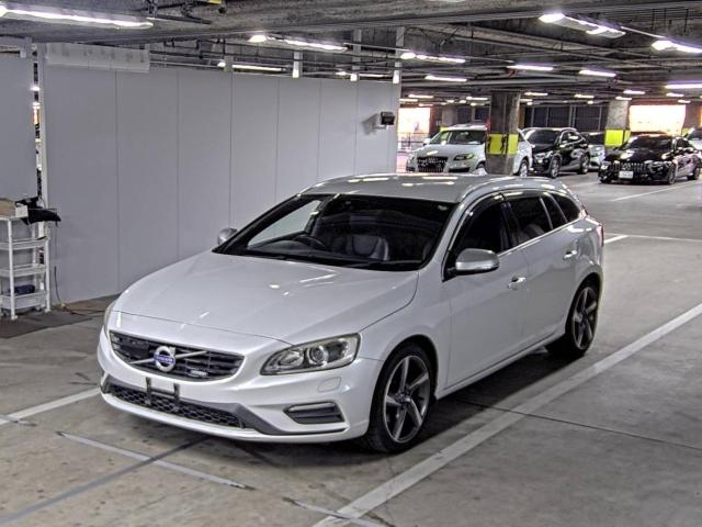 VOLVO V60 2015