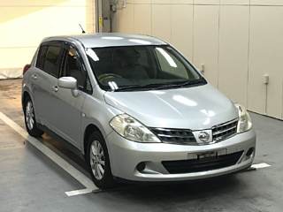 NISSAN TIIDA