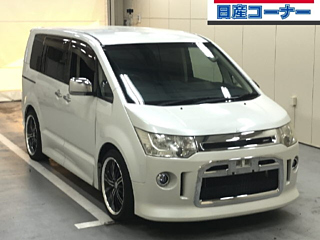 MITSUBISHI DELICA D5
