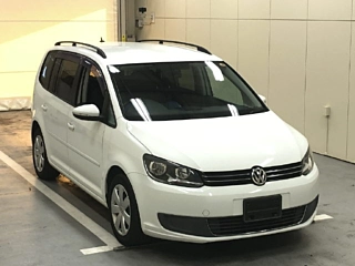 VOLKSWAGEN GOLF TOURAN