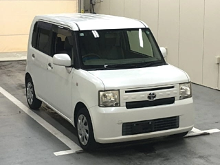 TOYOTA PIXIS SPACE